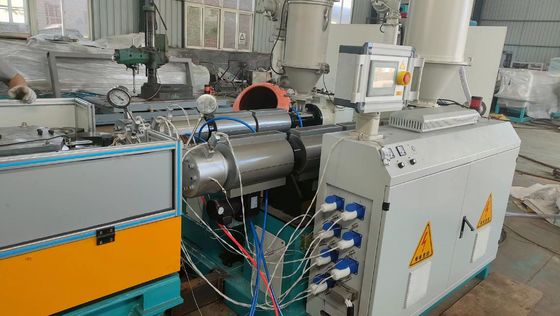 Εύκαμπτη πλαστική HDPE γραμμή εξώθησης σωλήνων καθαρού αέρα διπλοτειχισμένη ζαρωμένη