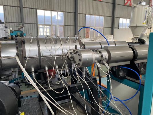 HDPE PE PP 200mm - 400mm διπλοτειχισμένη ζαρωμένη γραμμή εξώθησης σωλήνων