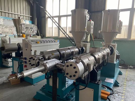 PE PP 50160mm και διπλοτειχισμένη ζαρωμένη γραμμή εξώθησης σωλήνων PVC που κατασκευάζει τη μηχανή