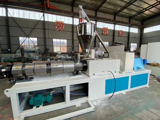 Αυτόματος πλαστικός δίδυμος σωλήνας PVC UPVC CPVC εξωθητών βιδών που κατασκευάζει τη μηχανή