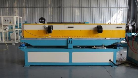 Ενιαία ζαρωμένη τοίχος γραμμή παραγωγής σωλήνων PVC PE υψηλής ταχύτητας PP