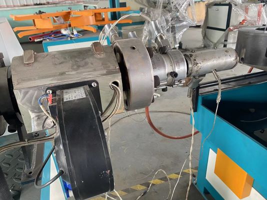 Ενιαία ζαρωμένη τοίχος γραμμή παραγωγής σωλήνων PVC PE PP για το πλυντήριο