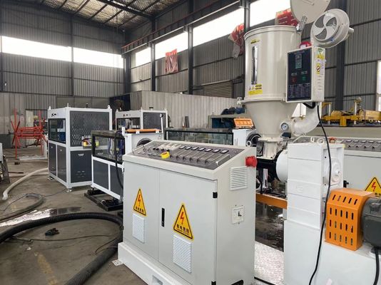 HDPE σπειροειδής σωλήνας άνθρακα που κάνει ζαρωμένη γραμμή παραγωγής σωλήνων αγωγών μηχανών τη PE