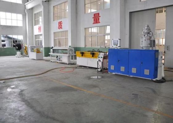 Ενιαίος τοίχος 75mm ζαρωμένη βίδα γραμμή εξώθησης μηχανών 33L/D σωλήνων