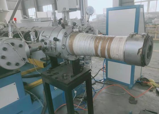 Πλαστική γραμμή 37kw εξώθησης σωλήνων PPR ζαρωμένη HDPE με το μετατροπέα ABB