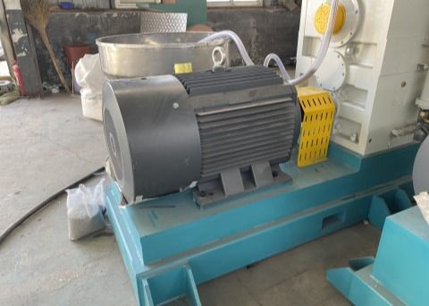 200-250 kg/h PE/HDPE/PVC διπλοτειχισμένη ζαρωμένη γραμμή εξώθησης σωλήνων
