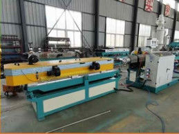 HDPE 110mm ενιαία ζαρωμένη τοίχος γραμμή εξώθησης εξωθητών σωλήνων